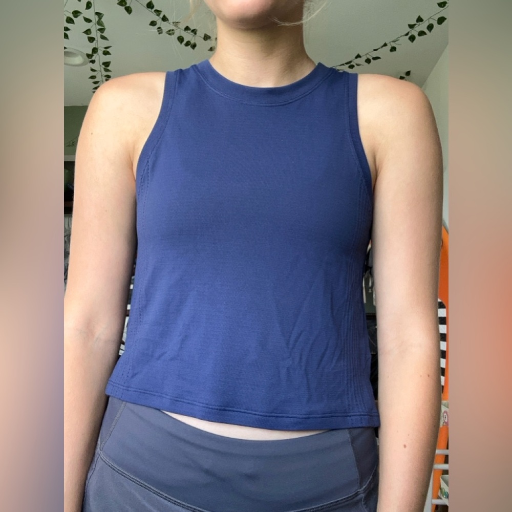 Lululemon Athletica cropped workout Tank